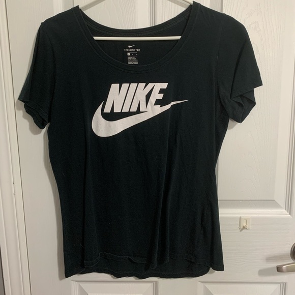 ✨2/30$ ✨ Nike T-Shirt - Picture 1 of 2